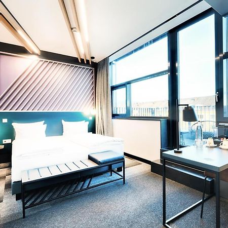 B&B Hotel Muenchen-Moosach Exteriör bild
