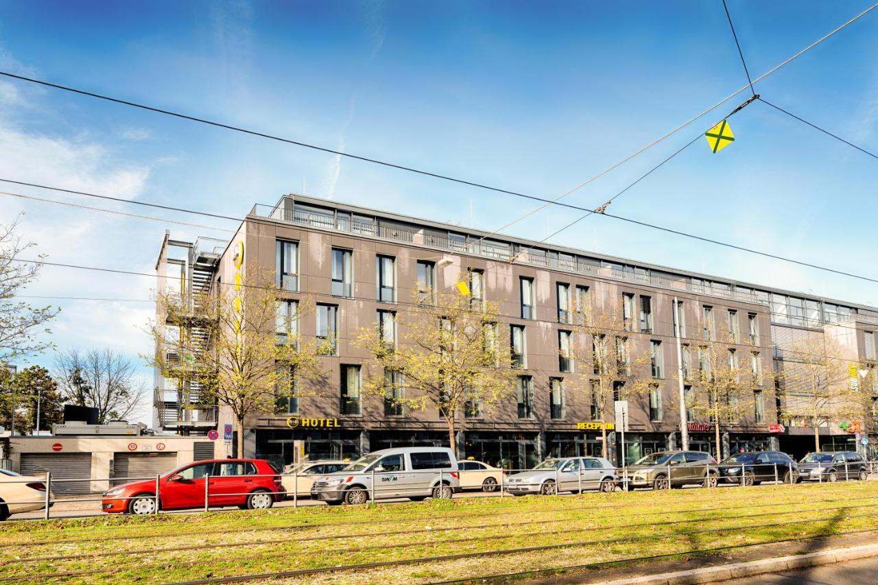 B&B Hotel Muenchen-Moosach Exteriör bild