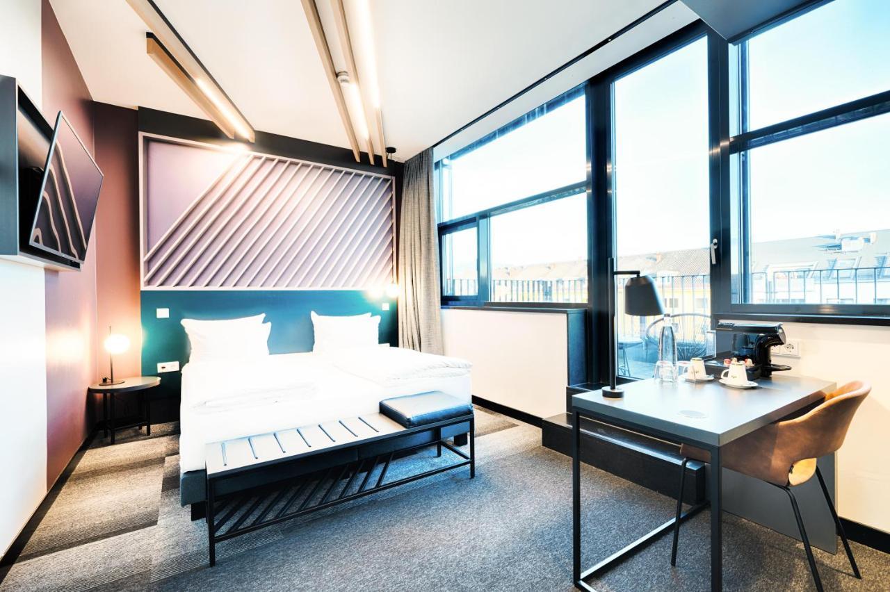 B&B Hotel Muenchen-Moosach Exteriör bild