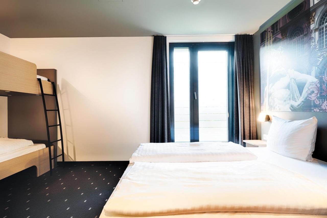 B&B Hotel Muenchen-Moosach Exteriör bild